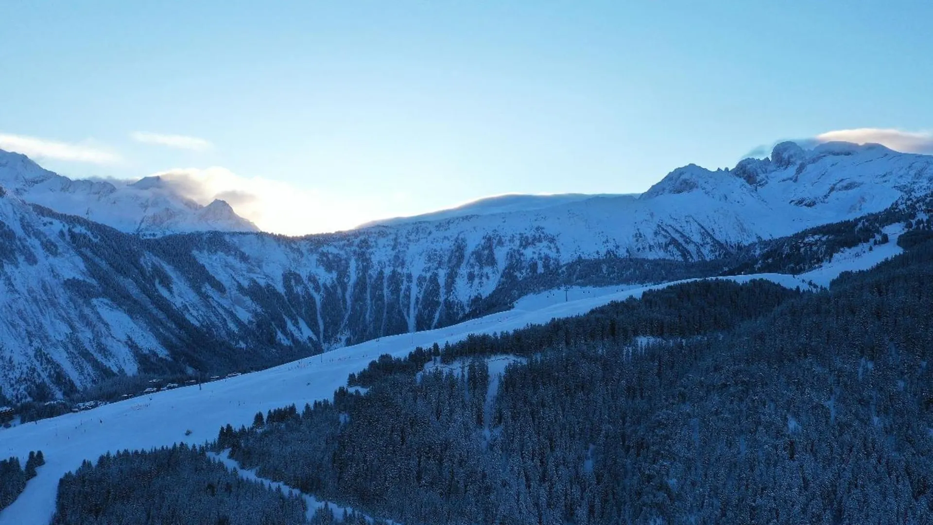 Chalet Neuf A Courchevel 1850, Pret Pour 6 Avec Ski Aux Pieds Et Wifi! - Fr-1-575-233